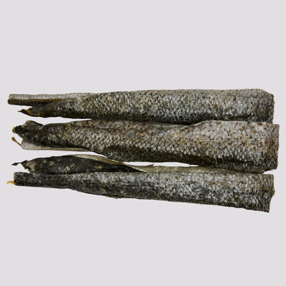 Hele gedroogde zalmhuiden - 300 gram