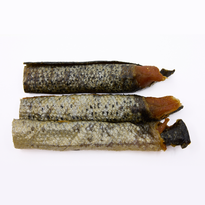 Gedroogde zalmhuiden met vlees - 300 gram